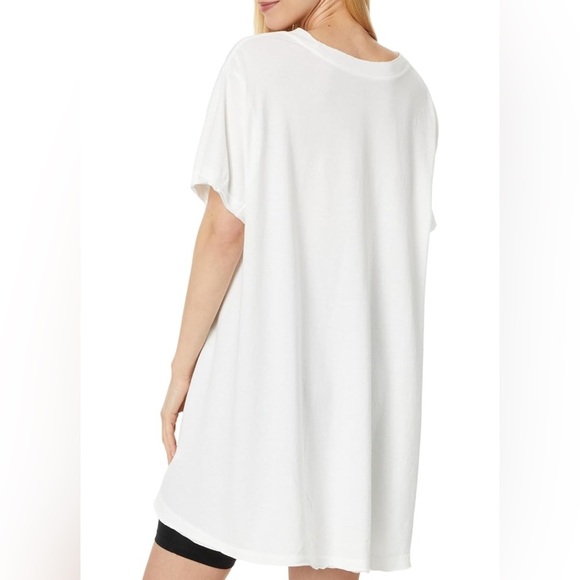 NWT FREE PEOPLE FP Movement Leg Day Tee White Medium - Picture 3 of 11